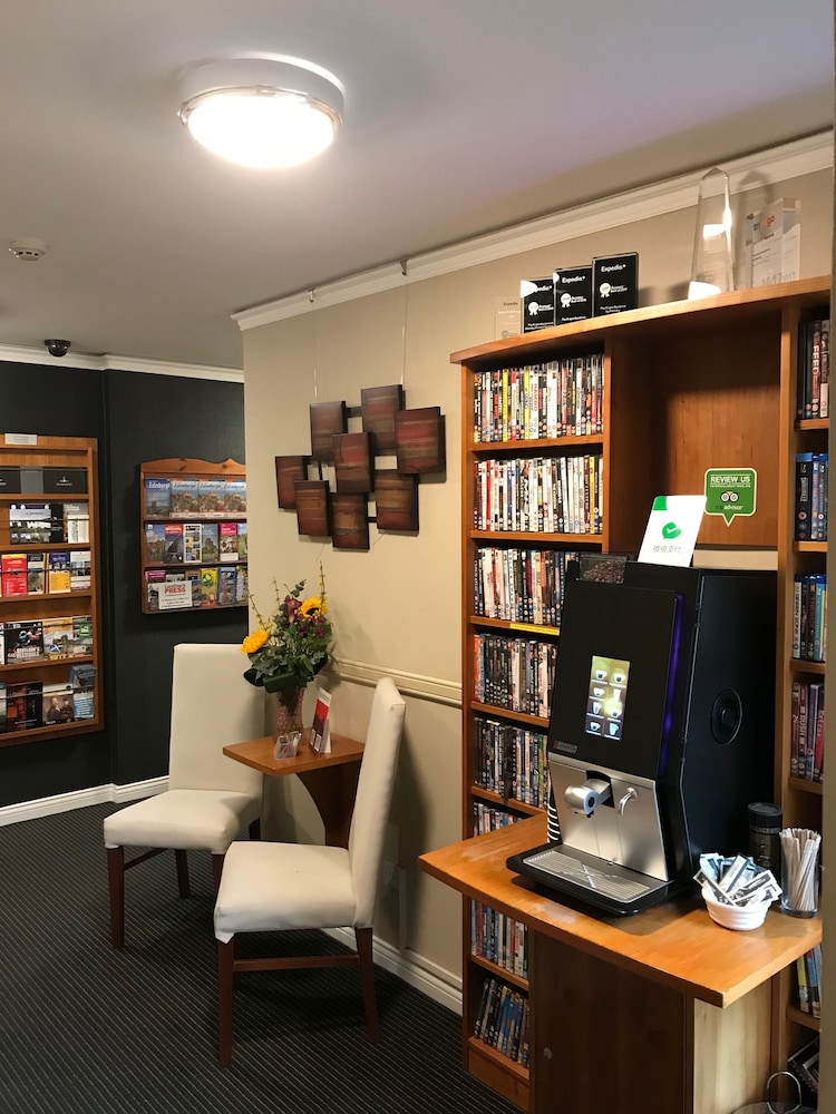 The Knight Residence by Mansley by null