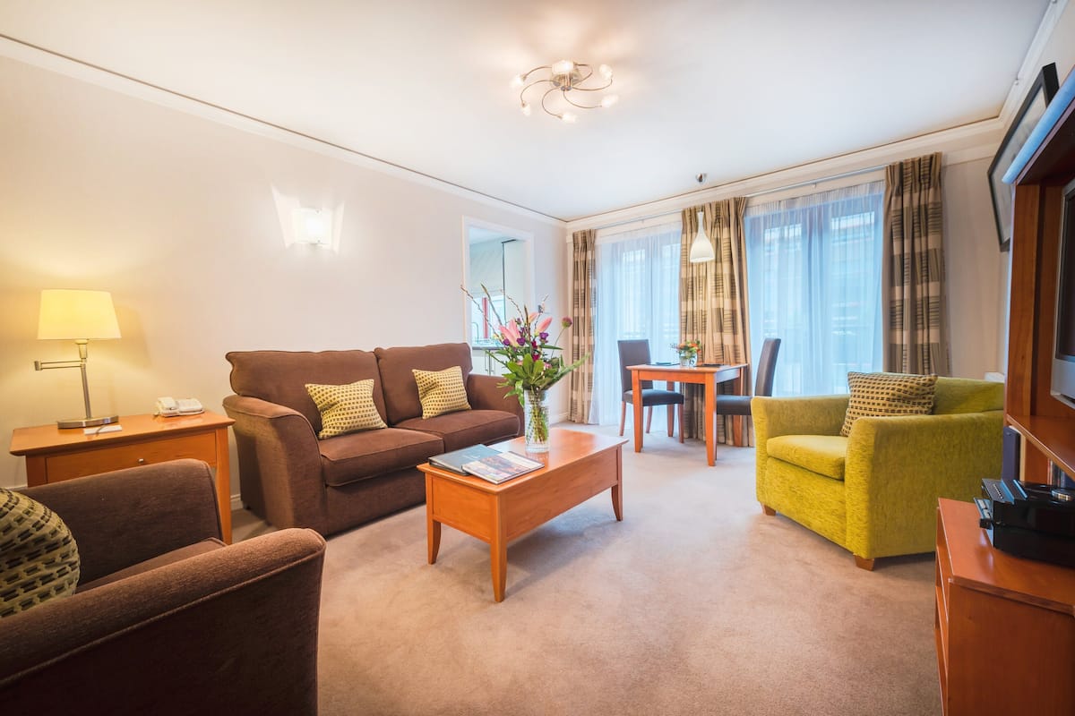 City Studio, 1 Double Bed, Non Smoking, Kitchen | Living area | 32-inch flat-screen TV with digital channels, TV