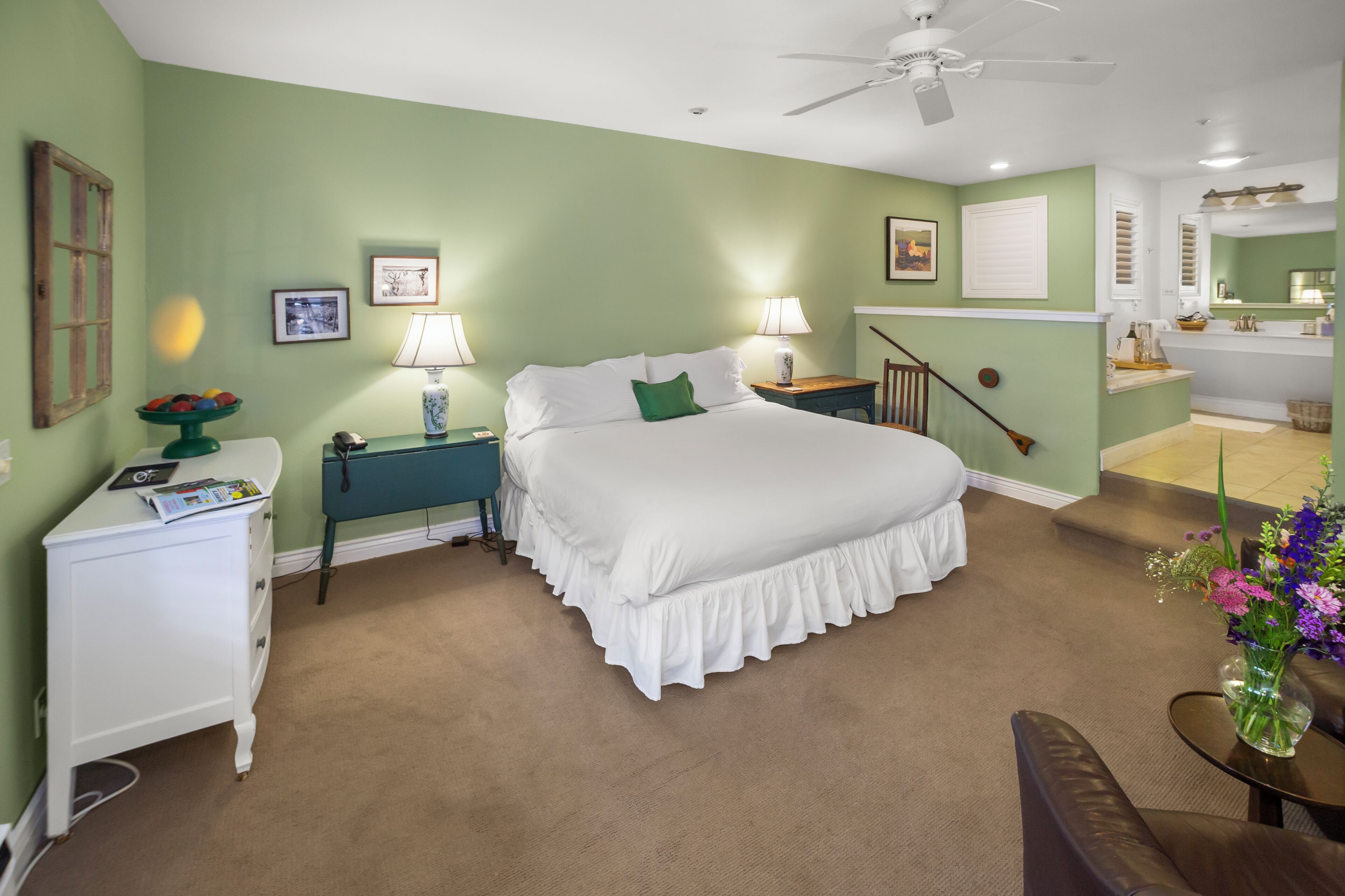 09-Wine country room