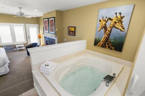 Premium bedding, down duvets, minibar, individually decorated - Inn at Occidental (Occidental)