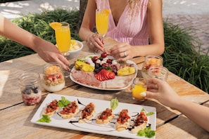 Free daily continental breakfast