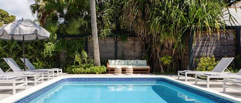 3 outdoor pools, open 7:00 AM to 10:00 PM, pool loungers