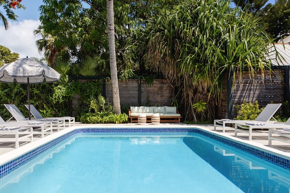 3 outdoor pools, open 7:00 AM to 10:00 PM, pool loungers