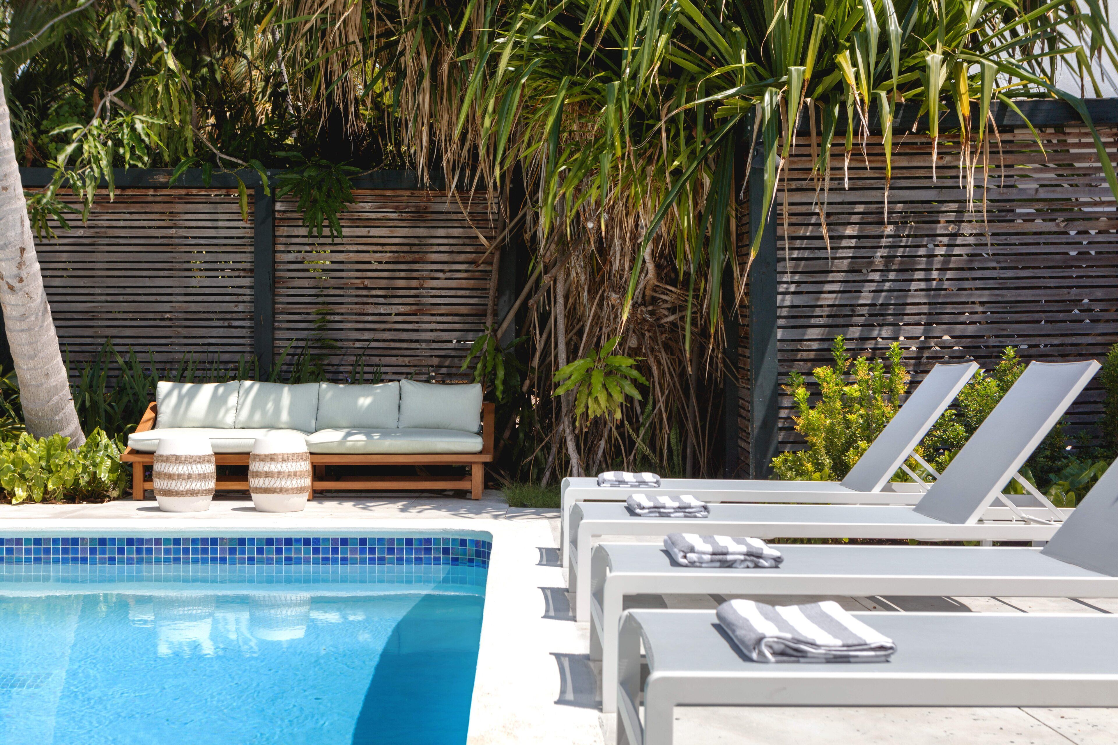 3 outdoor pools, open 7:00 am to 10:00 pm, pool loungers