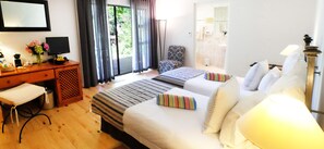 Deluxe Double Room | Minibar, in-room safe, desk, iron/ironing board