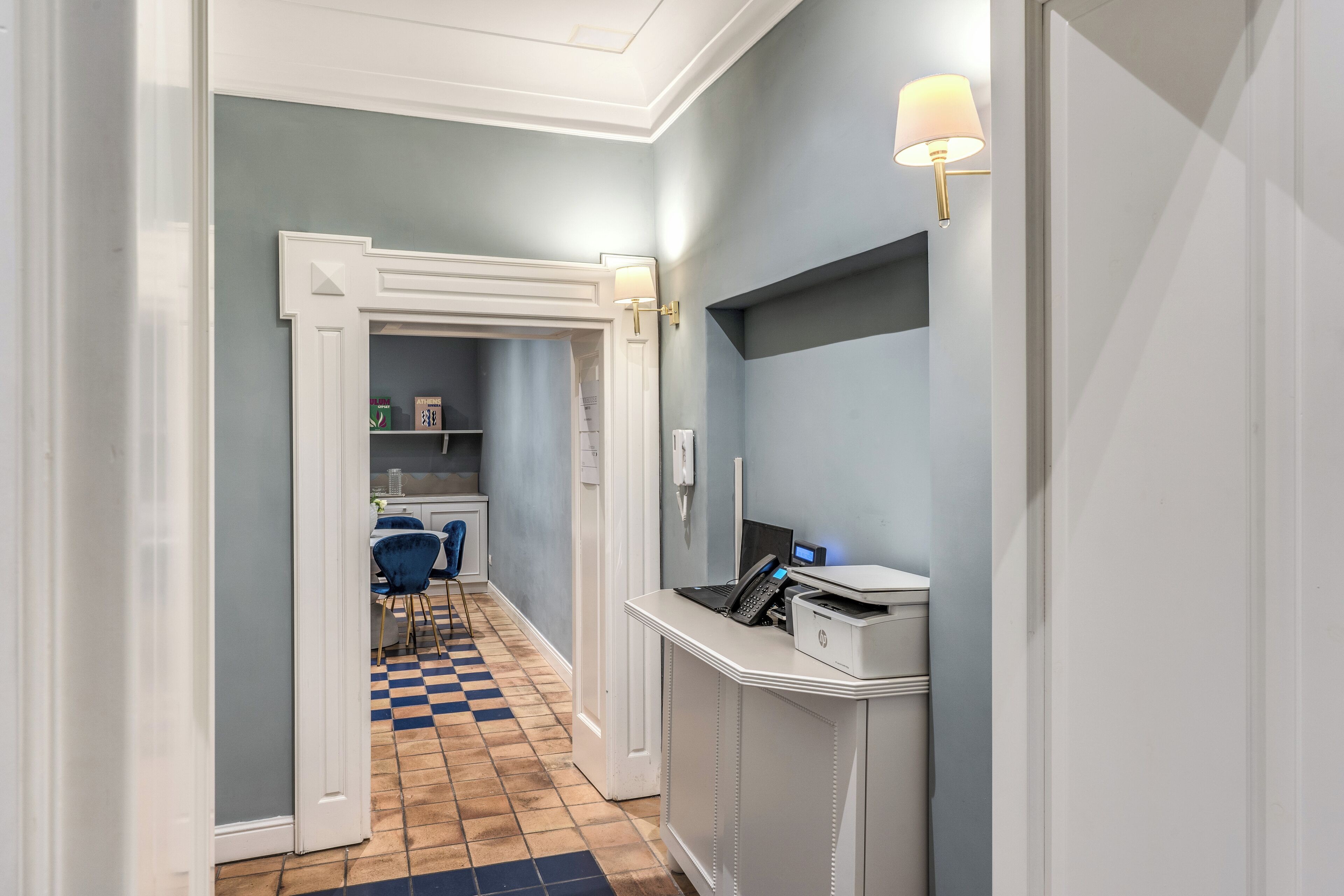 Coin salon dans le hall