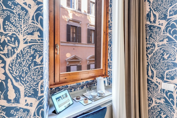 Ropa de cama de alta calidad y minibar