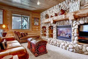 2 Bedrooms/Platinum/Private Hot Tub | 2 bedrooms, iron/ironing board, free WiFi, alarm clocks - Black Bear Lodge by Vacasa (Park City)
