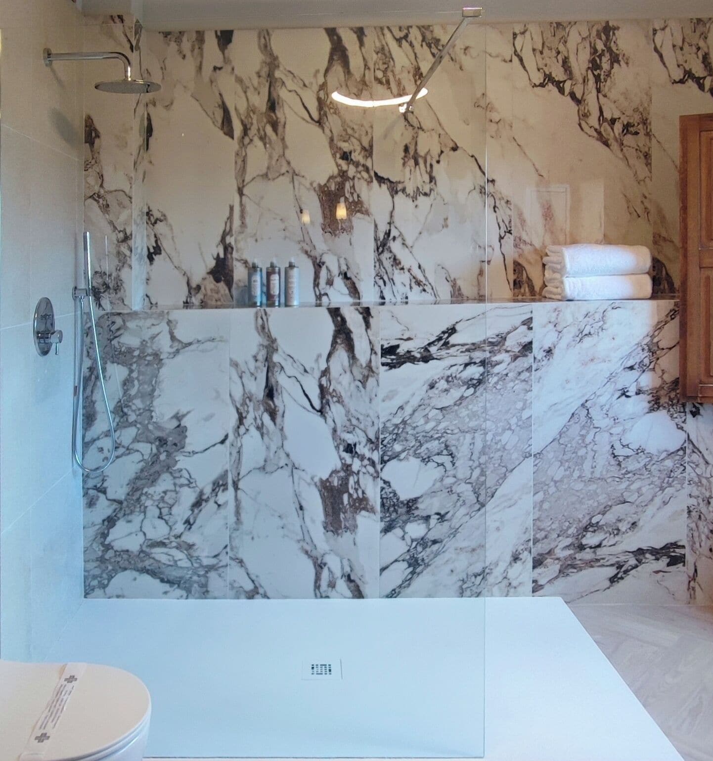 Suite La Torre | Bathroom | Free toiletries, hair dryer, bidet, towels