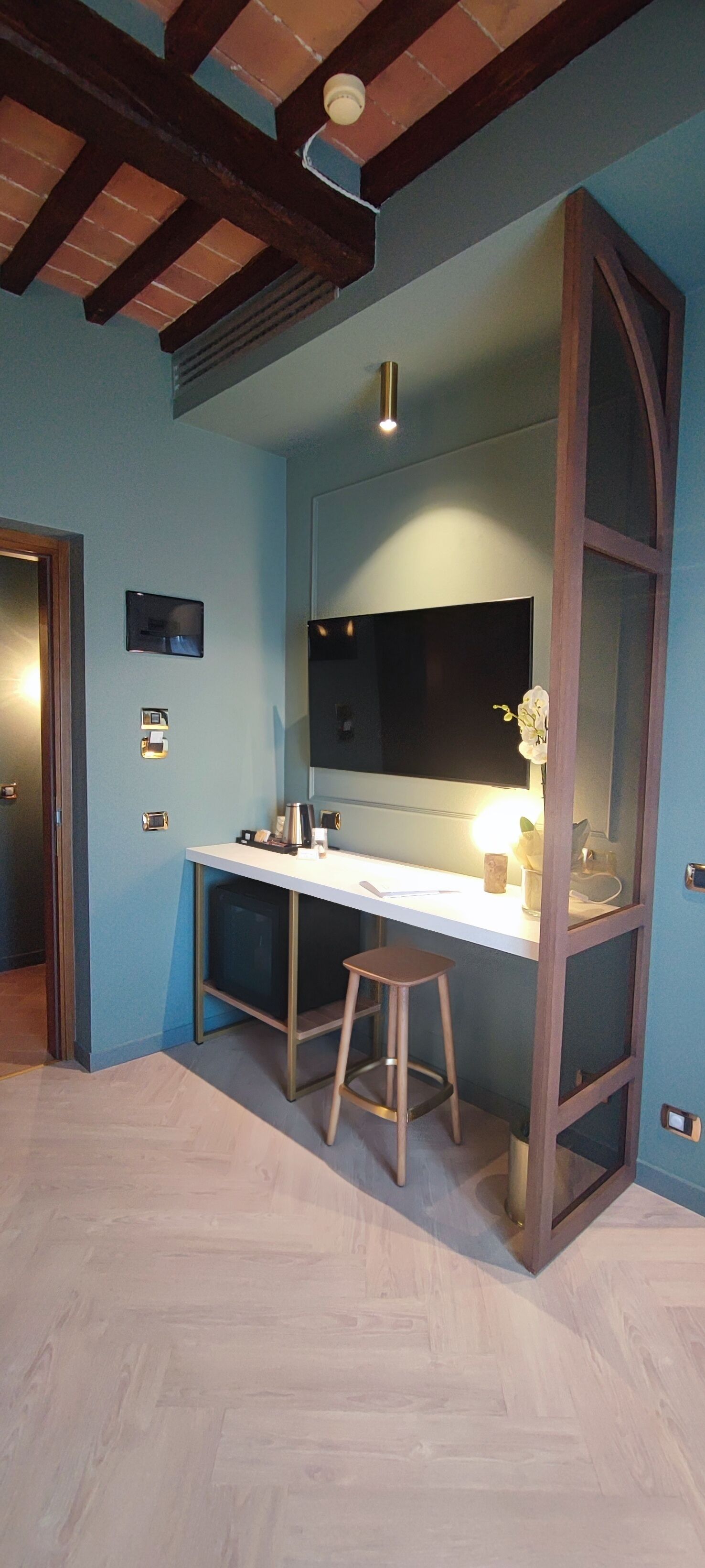 suite | living area | smart tv