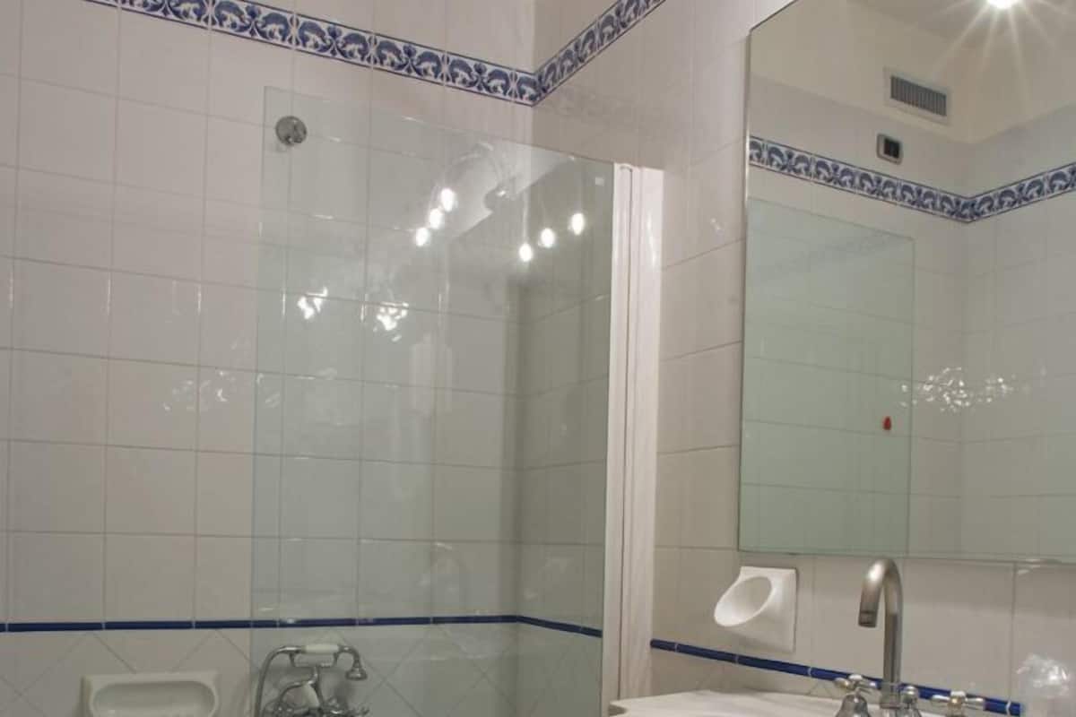 Triple Room | Bathroom