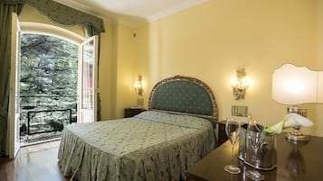 Superior szoba | 1 hálószoba, minibár ingyenes italokkal, széf a szobában és íróasztal