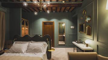 Deluxe Room | Free minibar, in-room safe, desk, blackout drapes