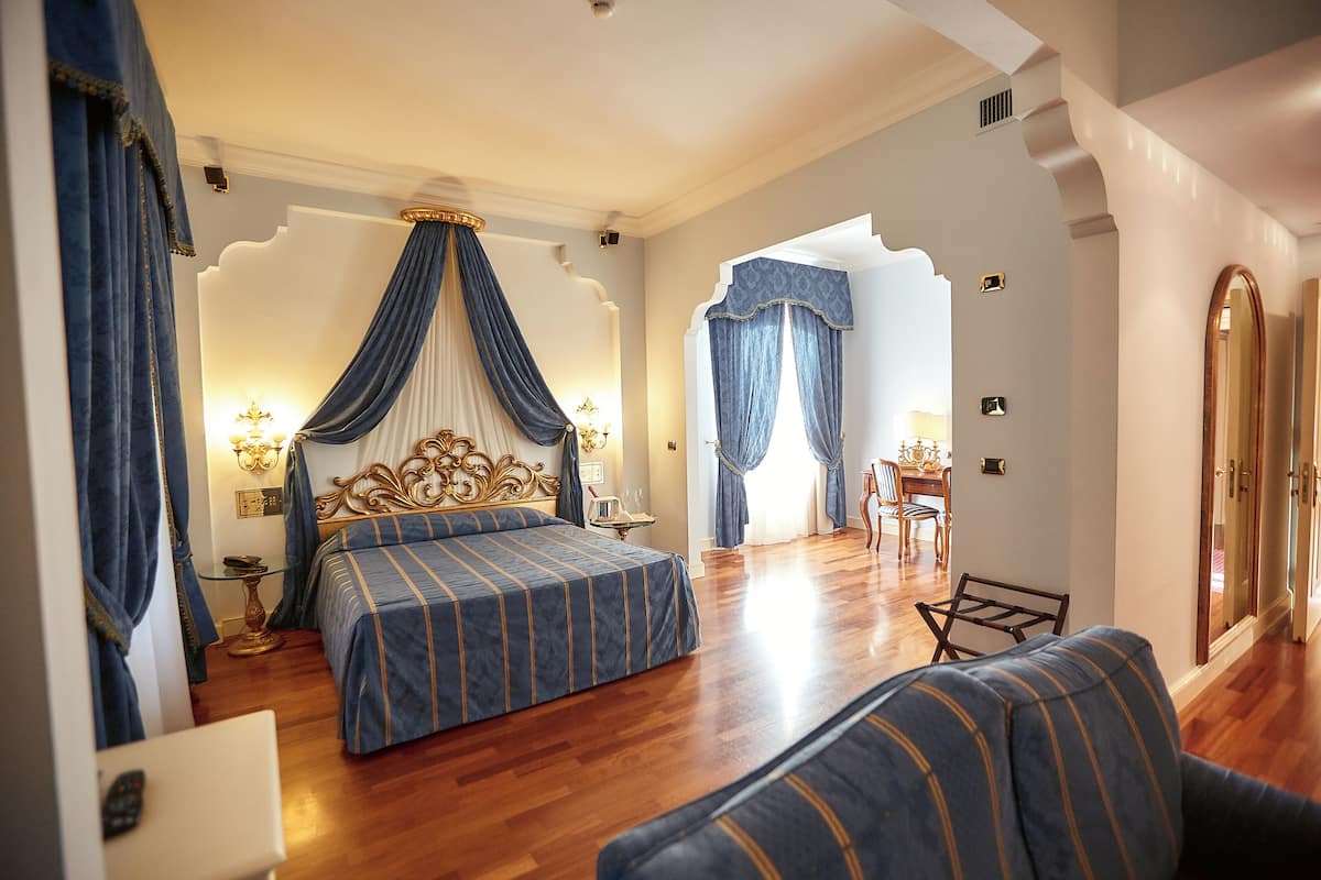 1 bedroom, minibar, in-room safe, desk