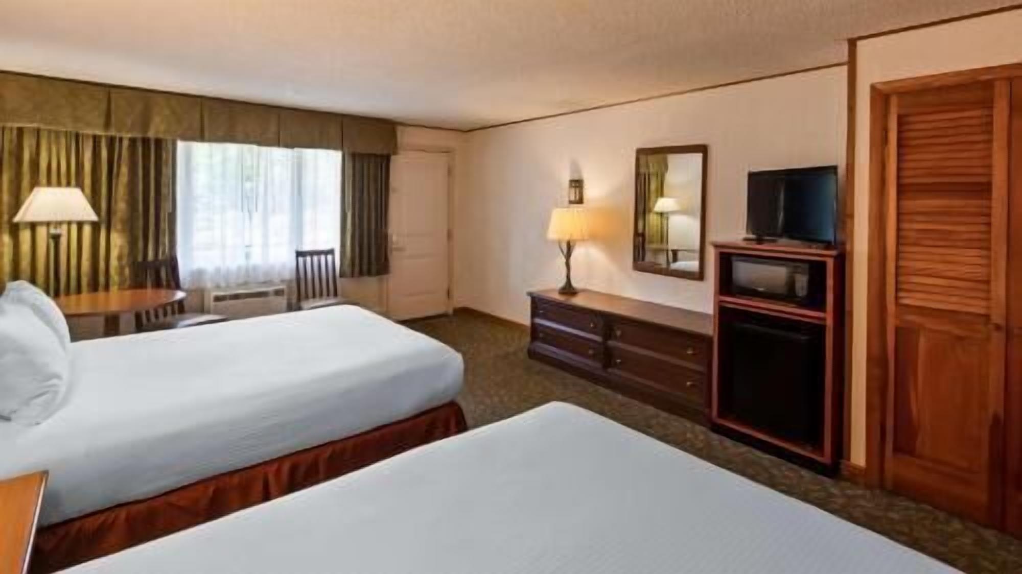 Premium bedding, in-room safe, blackout curtains, iron/ironing board