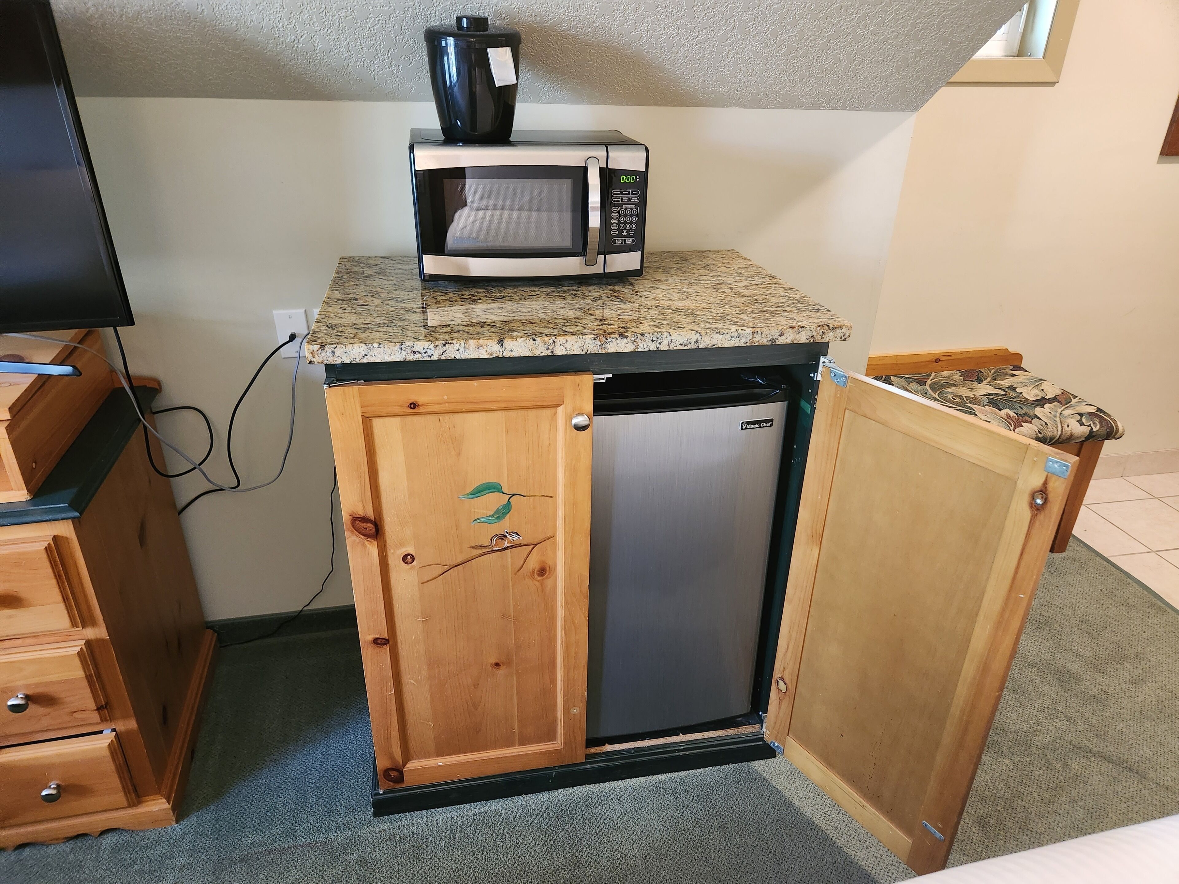 standard room, 2 queen beds | mini fridge