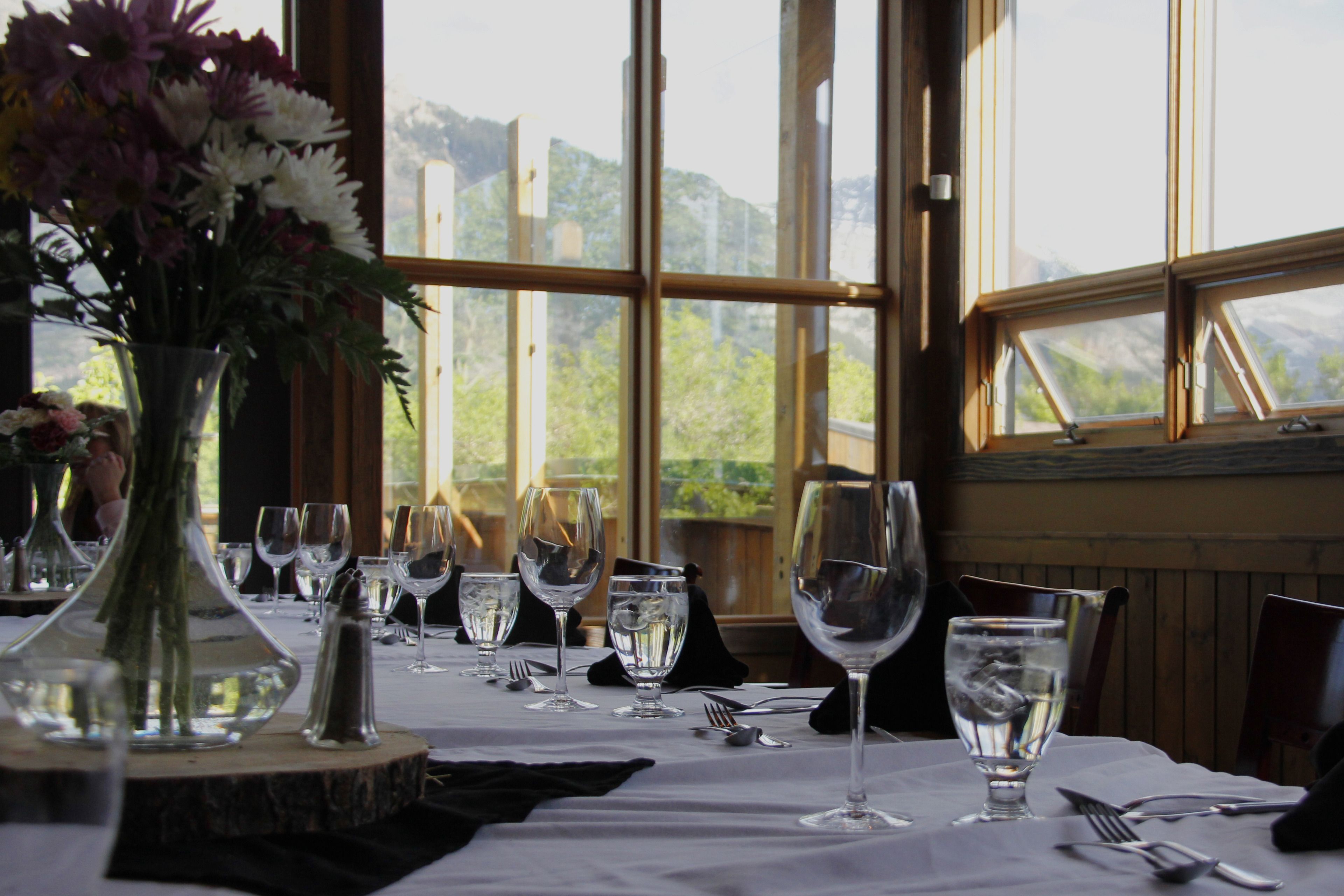 breakfast, lunch, dinner served; american cuisine