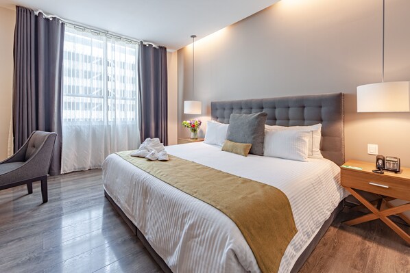 Superior Suite | In-room safe, individually furnished, desk, laptop workspace - Suites Del Angel (Mexico City)