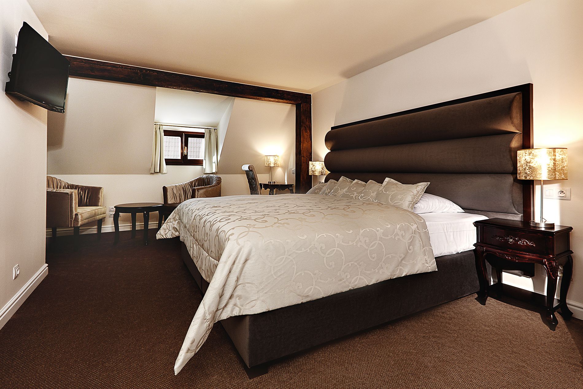 executive double room, annex building | premium bedding, down duvets, minibar, in-room safe