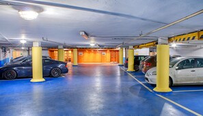 Self parking (CZK 600 per day)