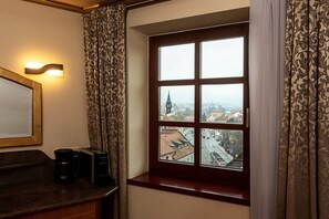 1 bedroom, premium bedding, down comforters, minibar