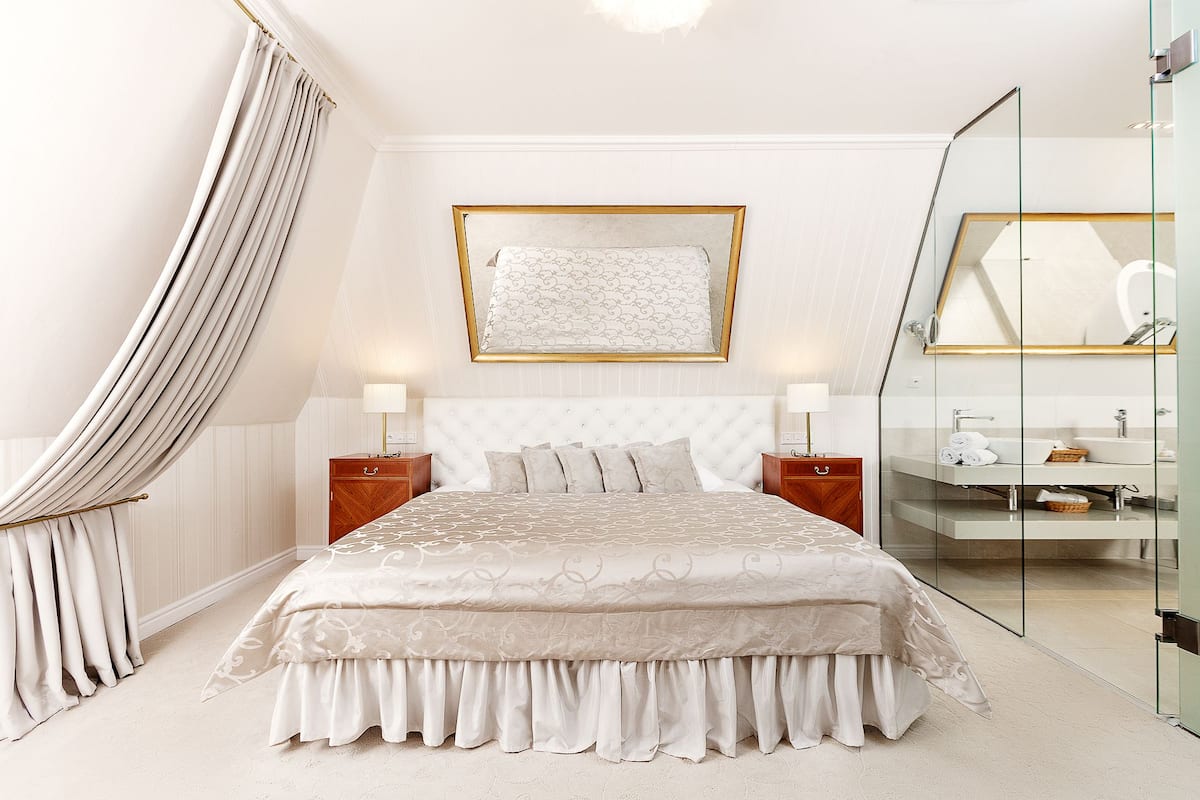 Luksus-suite - 1 soveværelse - byudsigt | 1 soveværelse, premium-sengetøj, dundyner, minibar