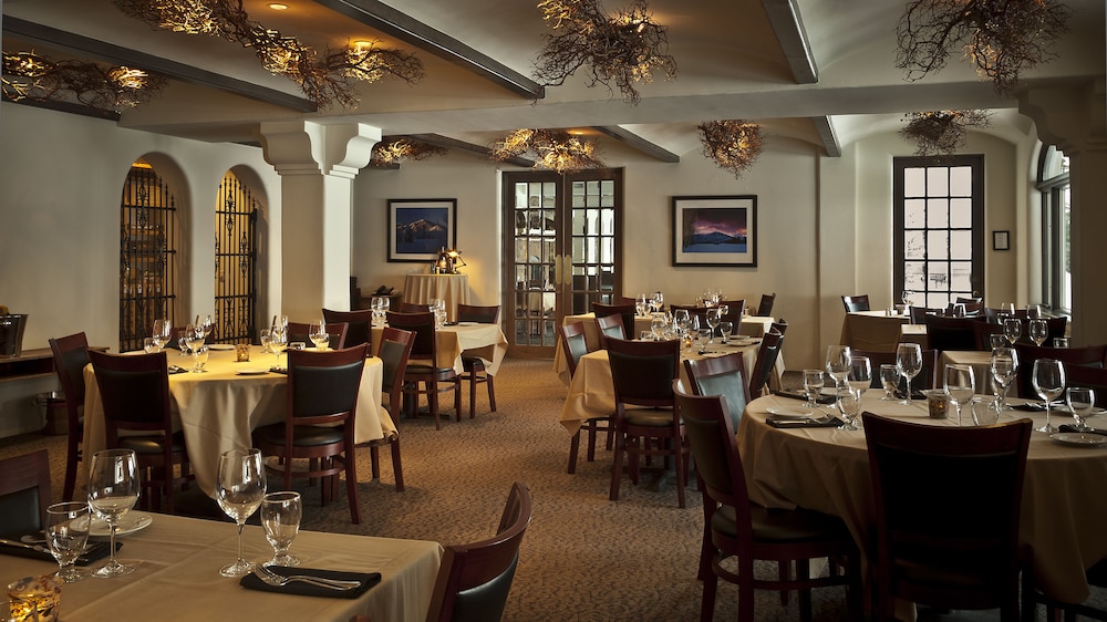 Knob Hill Inn Sun Valley by null