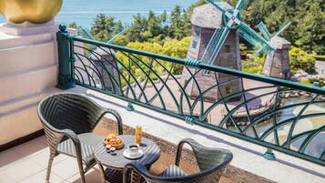 ํ
๋ผ์ค/ํํฐ์ค