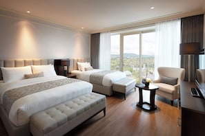 Down duvets, in-room safe, desk, laptop workspace