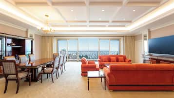 Presidential Suite, Ocean View (Double) | Living area | TV