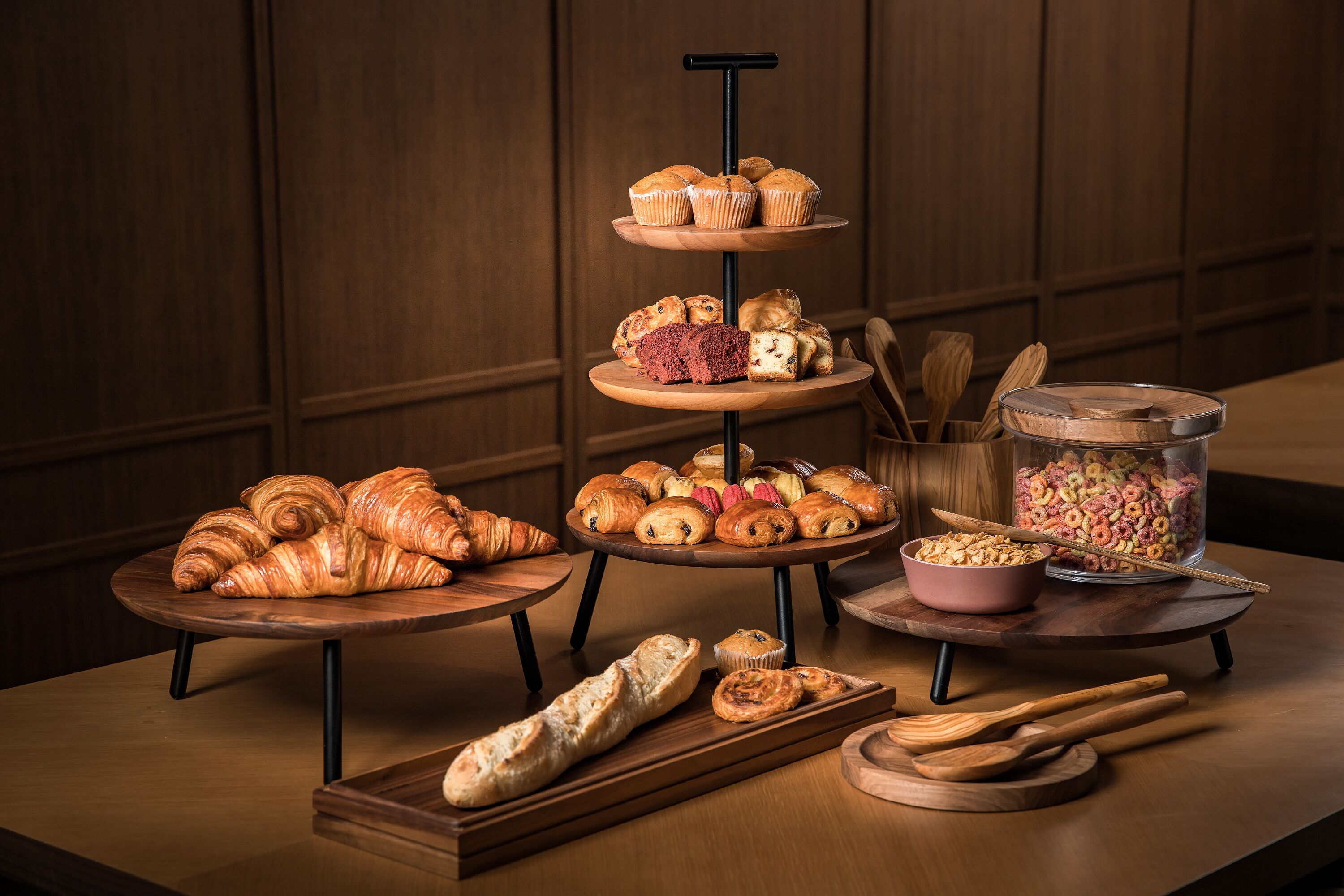 Daily buffet breakfast (KRW 85000 per person)