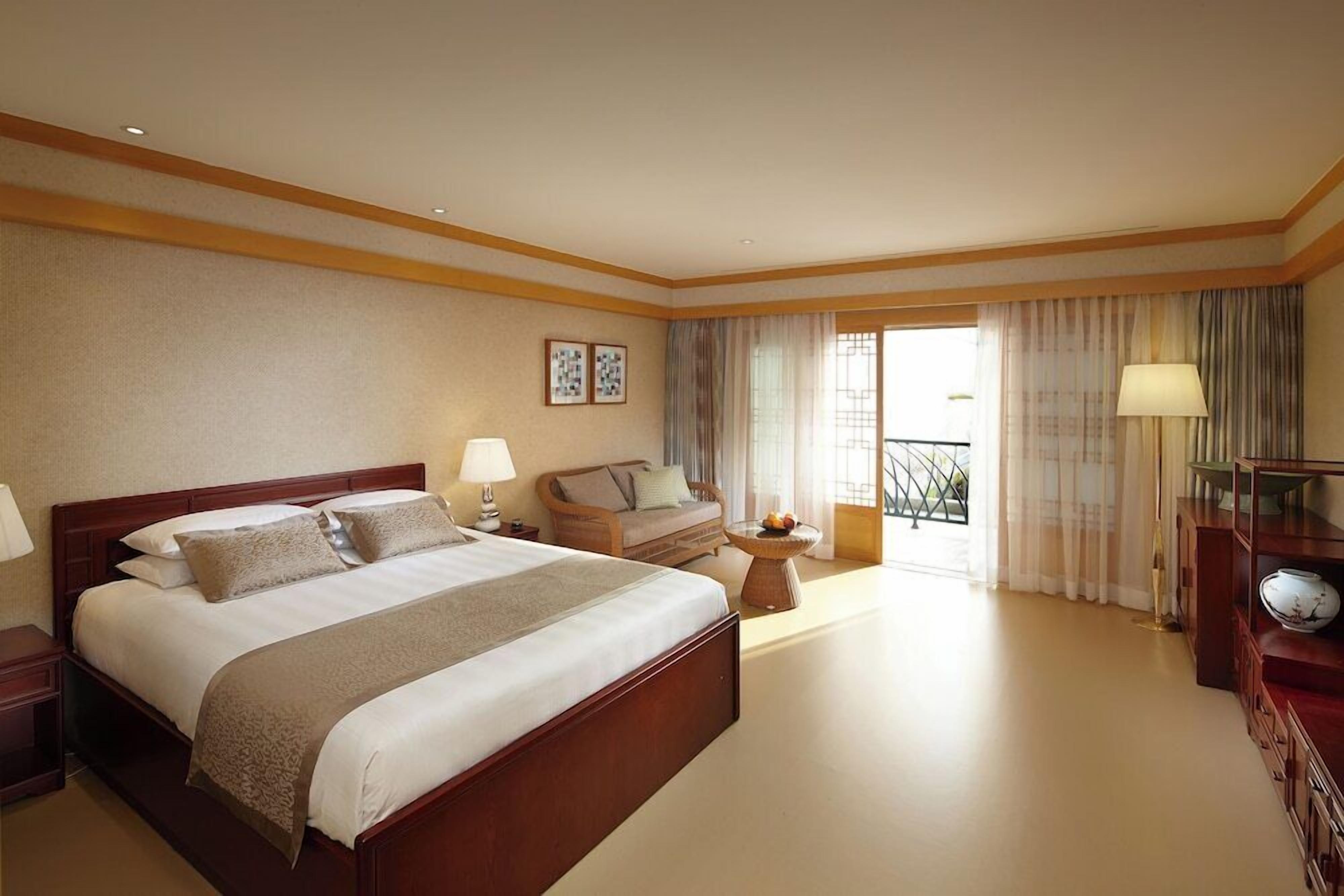 Couette en duvet d'oie, coffres-forts dans les chambres, bureau