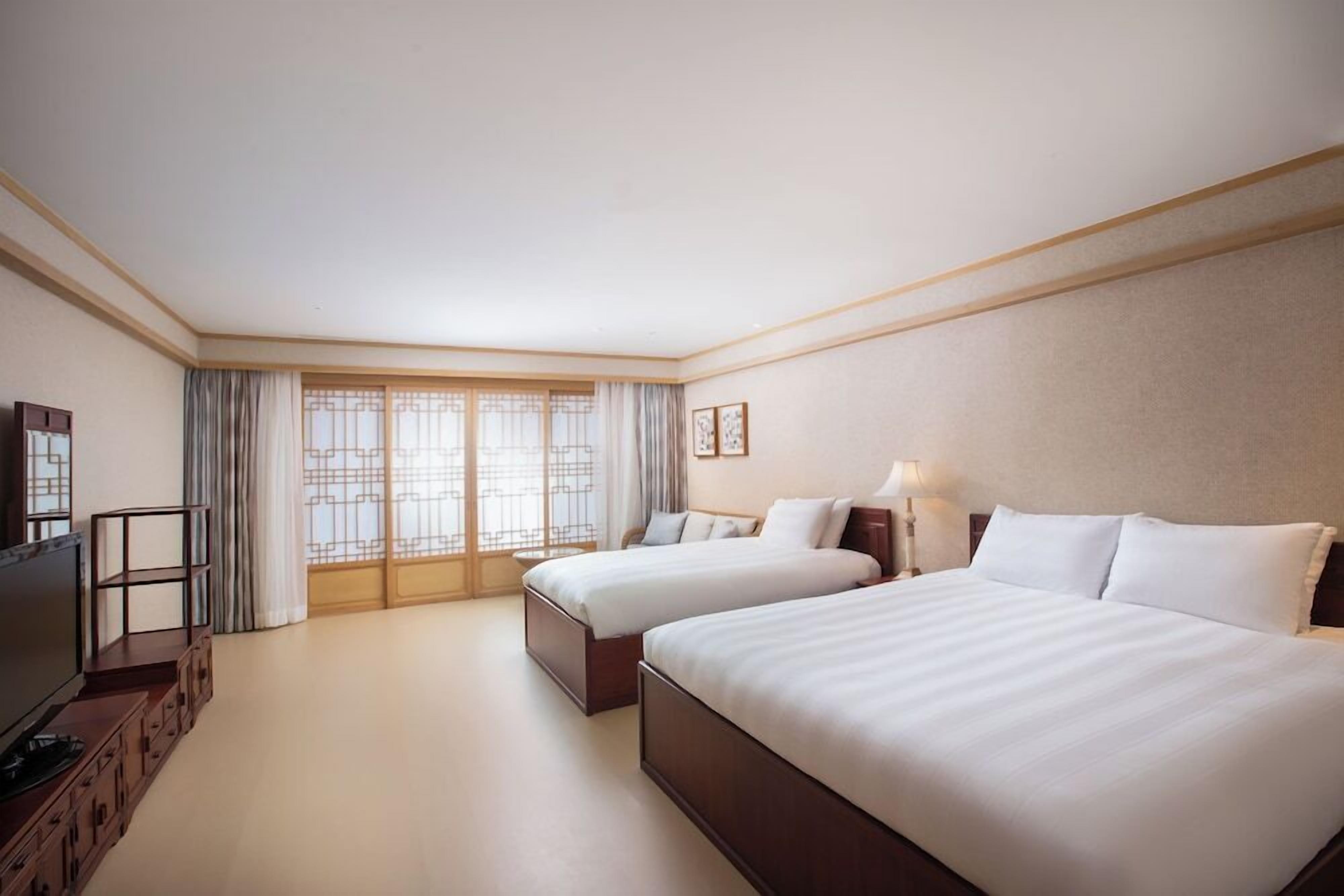 Couette en duvet d'oie, coffres-forts dans les chambres, bureau