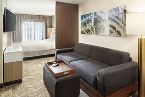 Suite - 1 kingsize-seng med sovesofa - ikke-ryger | Premium-sengetøj, senge med topmadrasser, skrivebord