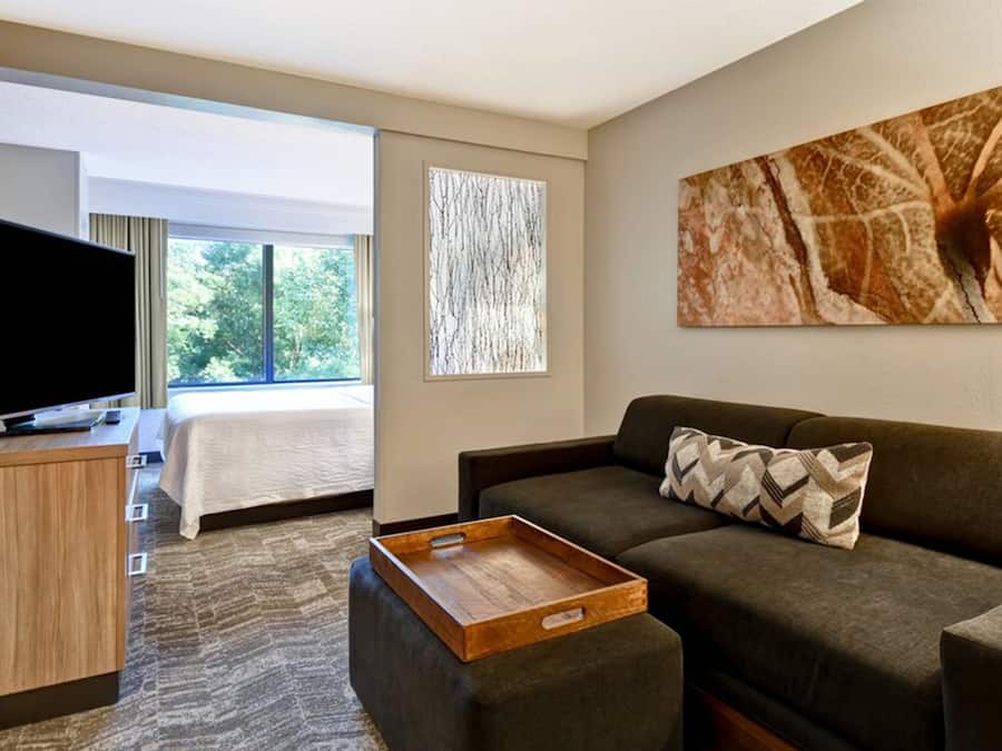 Premium bedding, in-room safe, desk, blackout curtains