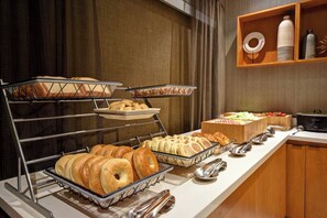 Desayuno bufé gratuito y diario