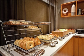 Desayuno bufé gratuito y diario