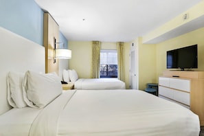 Hypo-allergenic bedding, in-room safe, desk, laptop workspace - Staybridge Suites Columbia Baltimore by IHG (Columbia)