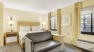 Hypo-allergenic bedding, in-room safe, desk, laptop workspace