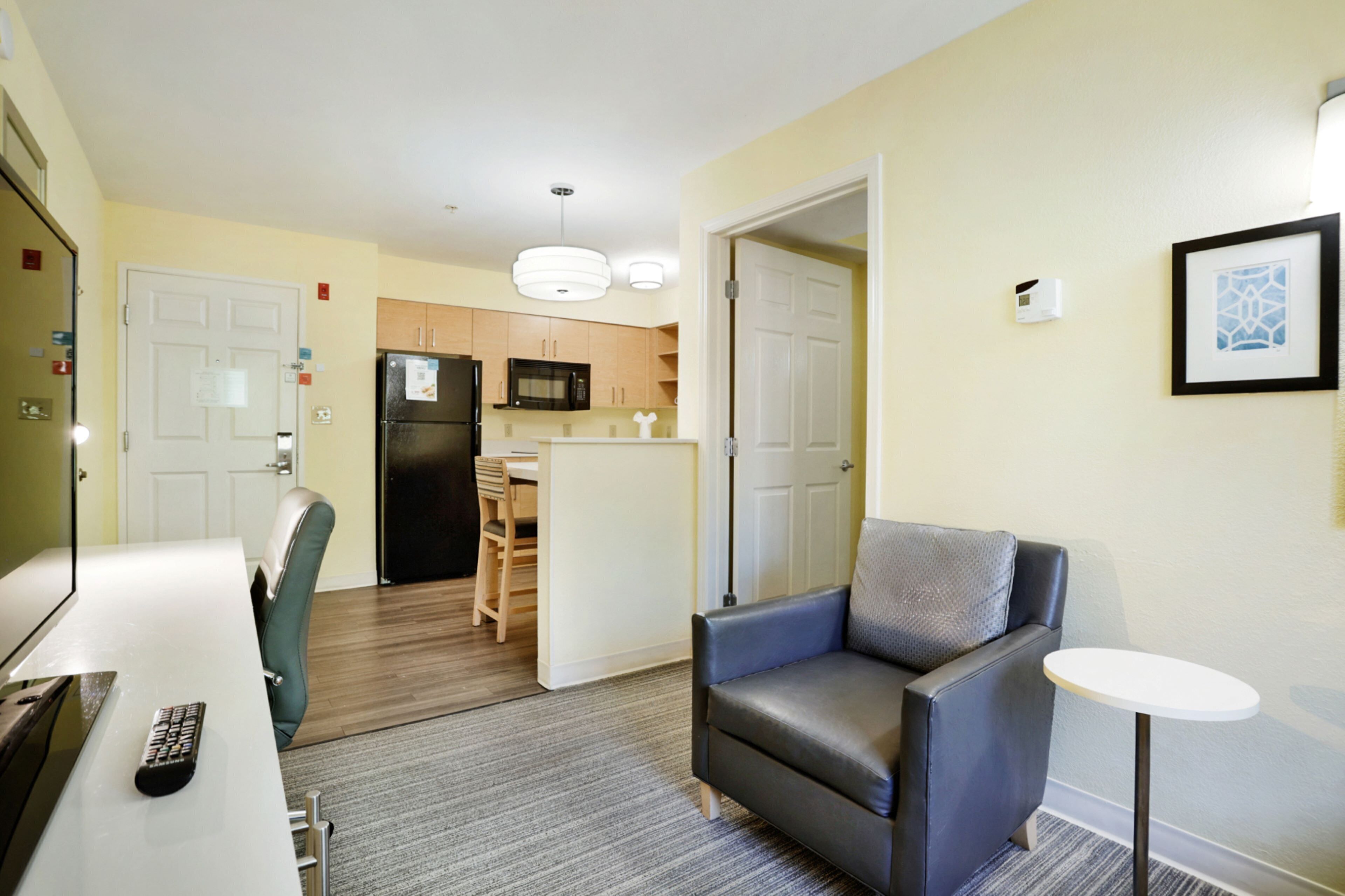 premium room, kitchen | hypo-allergenic bedding, in-room safe, desk, laptop workspace