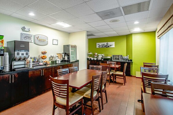 Café da manhã continental grátis todos os dias