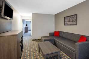 Suite, 1 King-Bett, Nichtraucher (One-Bedroom) | Schreibtisch, Bügeleisen/Bügelbrett, Babybetten, Zustellbetten