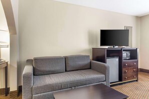 Suite, Non Smoking (2 Double Beds, or 2 Queen Beds) | Individually furnished, desk, laptop workspace, blackout drapes - Quality Inn & Suites Wichita Falls I-44 (Wichita Falls)