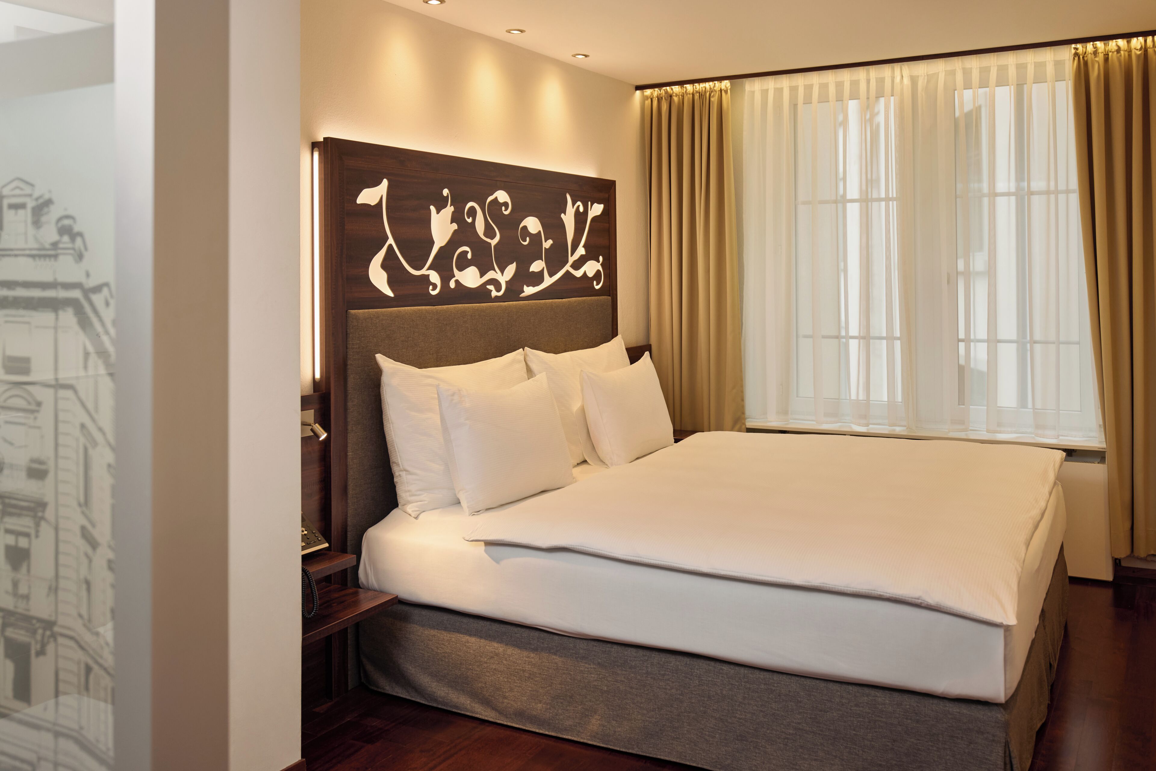 Double Room | In-room safe, individually furnished, desk, blackout drapes