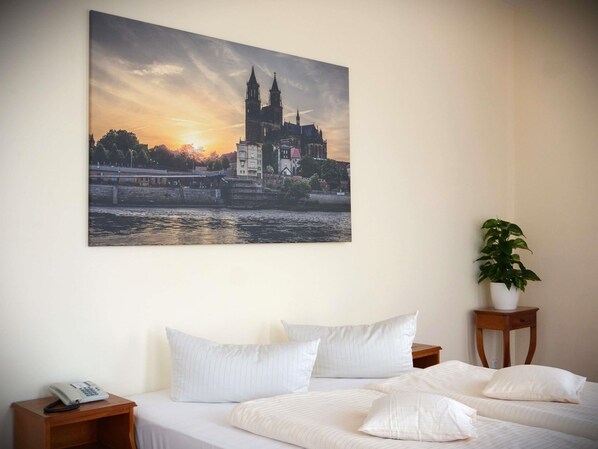 Blackout curtains, free cots/infant beds, rollaway beds, free WiFi - Mercure Hotel Plaza Magdeburg (Magdeburg)