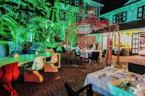 아침 식사, 점심 식사, 저녁 식사 제공, 세계 요리, 바다 전망