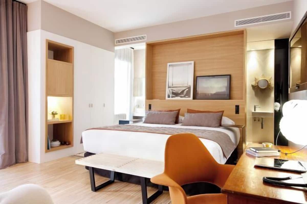 Premium bedding, minibar, in-room safe, desk