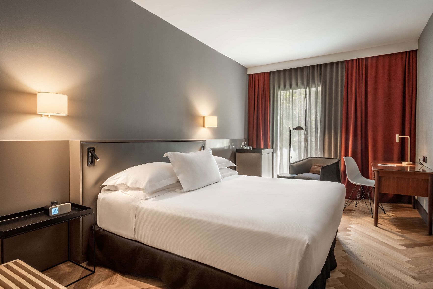 Premium bedding, minibar, in-room safe, desk
