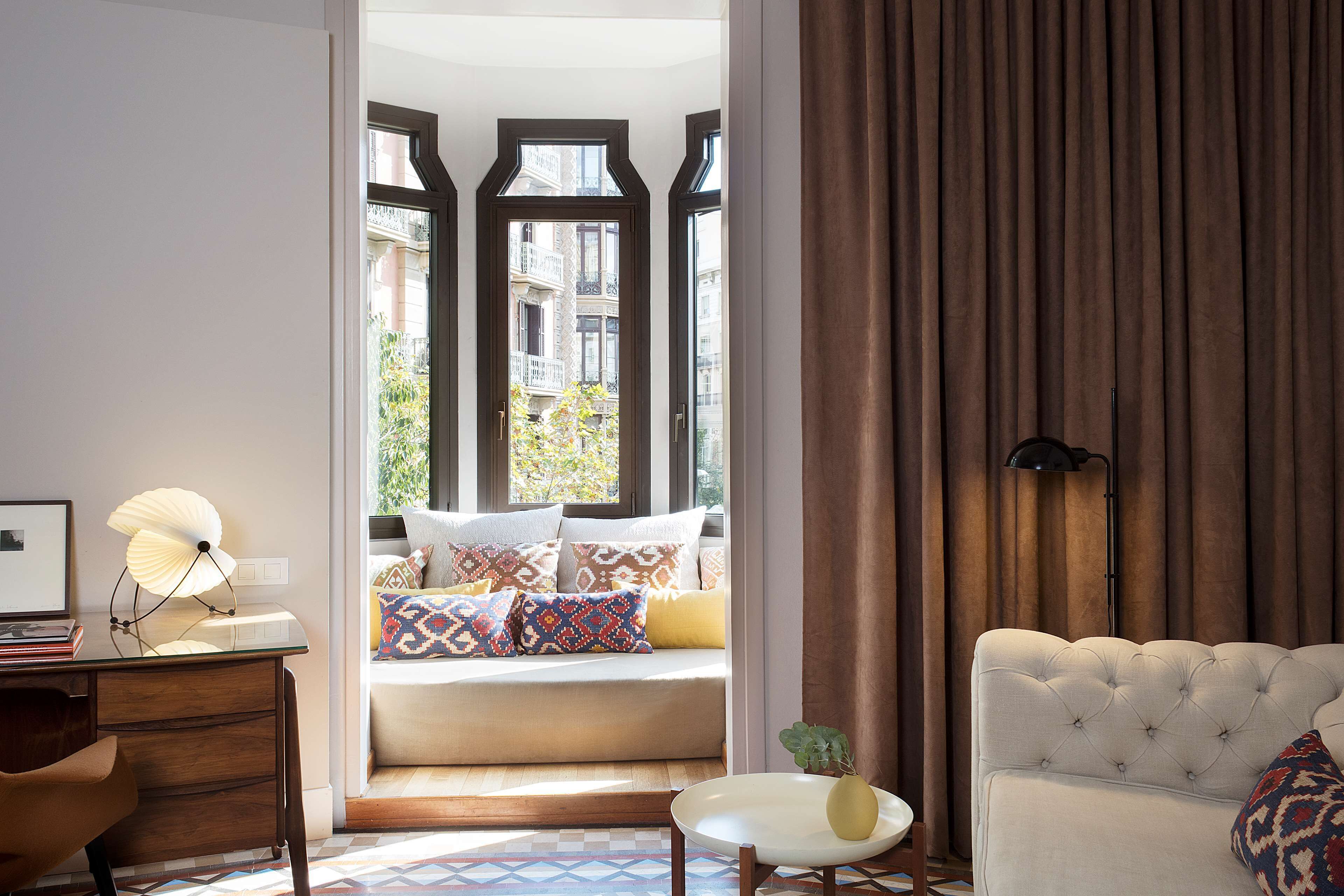 Suite (Dream/Modernist Suite) | Premium bedding, minibar, in-room safe, desk