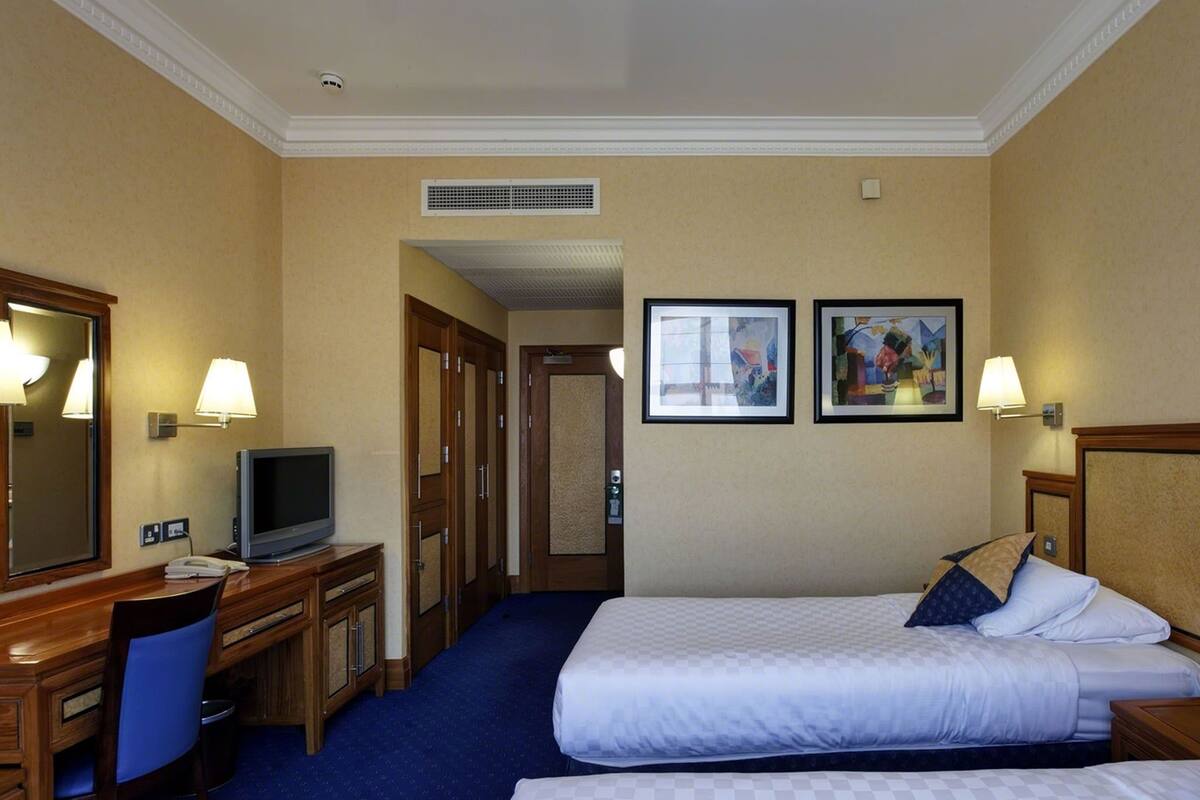 Superior Twin Room | Hypo-allergenic bedding, minibar, in-room safe, desk